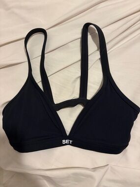AIRLUXE™ BREATHE TRIANGLE BRA - ONYX